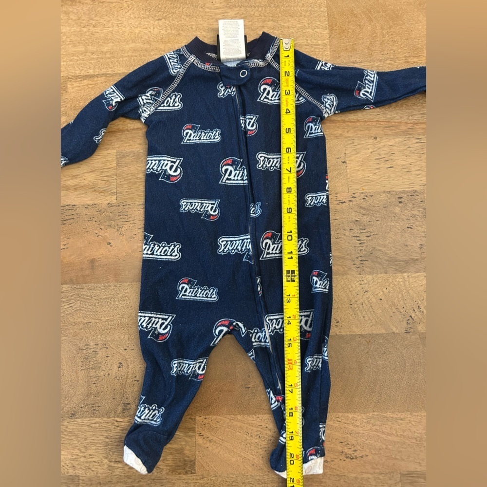 New England Patriots Baby Sleeper Size 0-3m - Picture 5 of 5